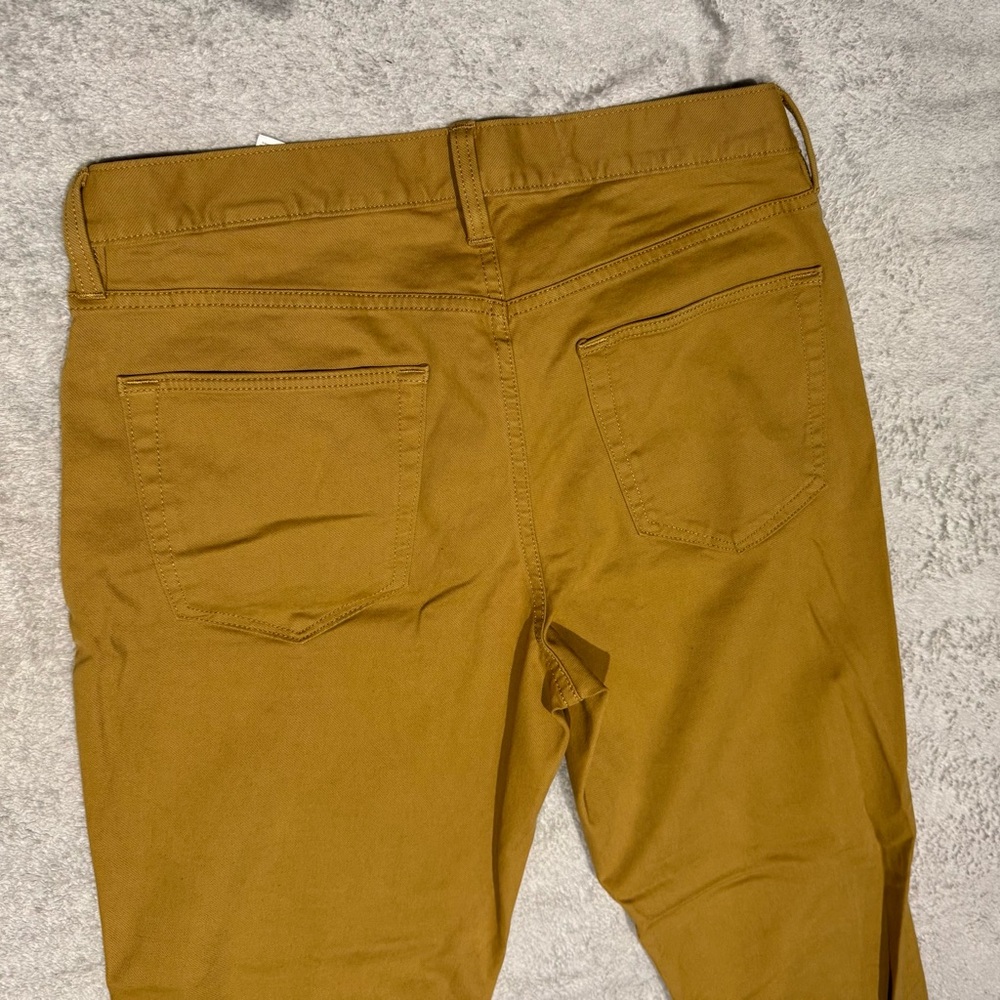 31W x 30L Banana Republic Traveler Pant, Athletic Tapered Fit - Picture 7 of 7